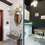 Apartment Austrian Leopolli Near Railway Station *
