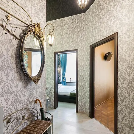 Austrian Leopolli Near Railway Station Apartment Lviv