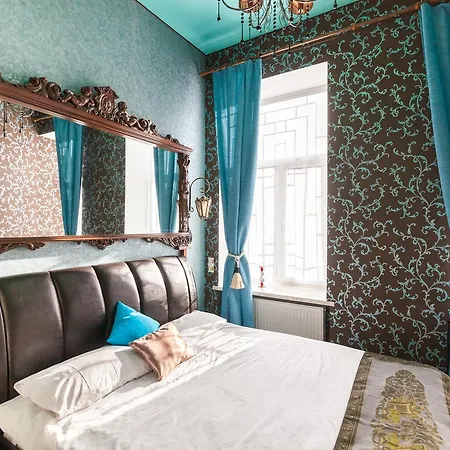 Austrian Leopolli Near Railway Station Apartment