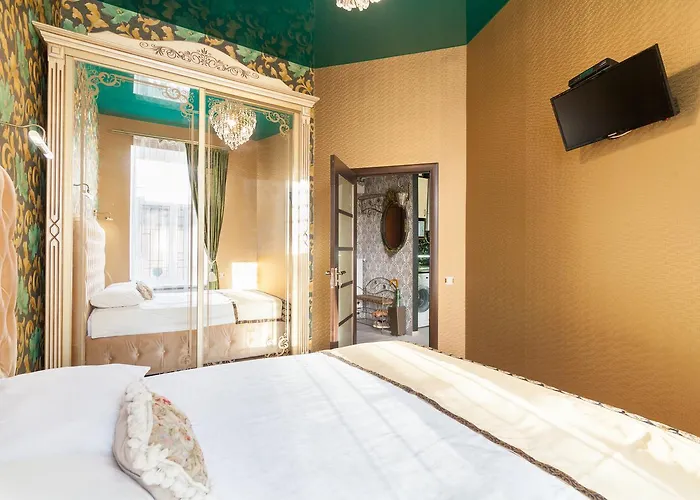 Austrian Leopolli Near Railway Station Apartman