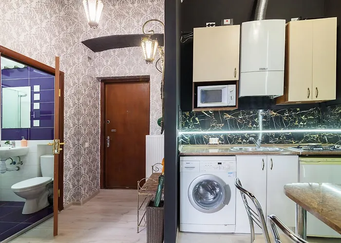 Apartamento Austrian Leopolli Near Railway Station *