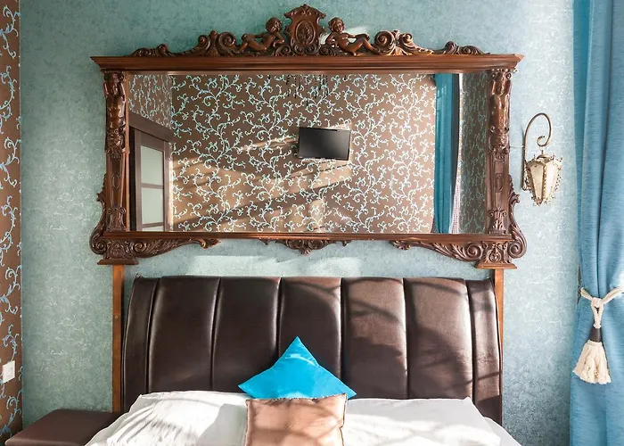 Austrian Leopolli Near Railway Station Lägenhet